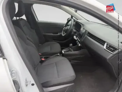 Photo 19 Renault Clio  1.6 E-Tech hybride 145ch Equilibre Radar Ar GPS