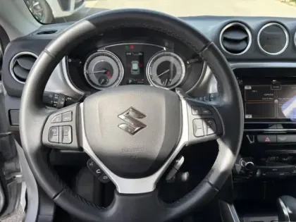 Photo 14 Suzuki Vitara  1.5 Dualjet Hybrid 115ch Privilège Auto