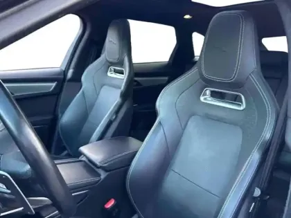Photo 10 Jaguar F-Pace  P400e Plug-in-Hybrid R-Dynamic Black BVA8 AWD
