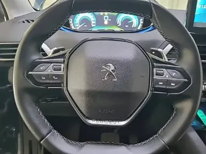 Photo 8 Peugeot 3008  Hybrid 225 e-EAT8