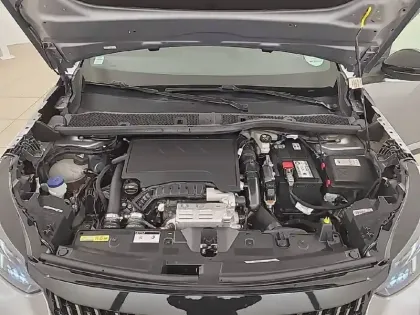 Photo 27 Peugeot 2008  PureTech 130 S&S EAT8