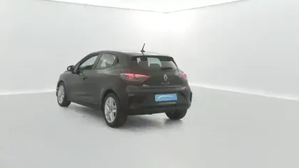 Photo 11 Renault Clio  E-Tech full hybrid 145