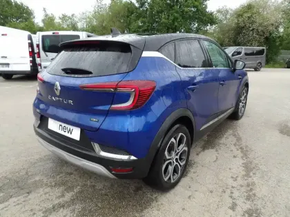Photo 9 Renault Captur  E-Tech full hybrid 145
