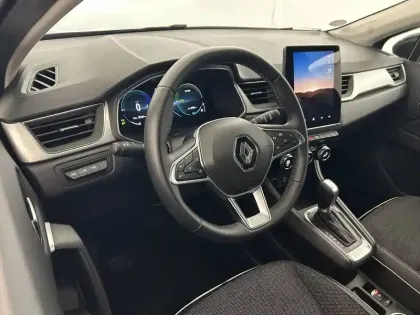 Photo 23 Renault Captur  E-Tech full hybrid 145