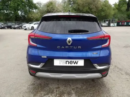 Photo 8 Renault Captur  E-Tech full hybrid 145