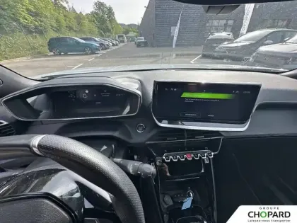Photo 11 Peugeot 2008  PureTech 130 S&S EAT8