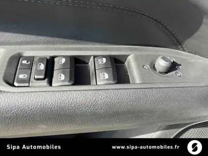 Photo 14 Jeep Compass  1.5 Turbo T4 130 ch e-Hybrid BVR7