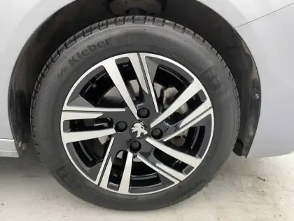 Photo 17 Peugeot 208  PureTech 100 S&S BVM6