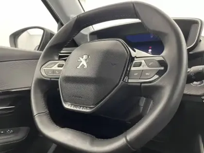 Photo 28 Peugeot 208  PureTech 100 S&S BVM6