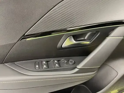 Photo 31 Peugeot 208  PureTech 100 S&S BVM6