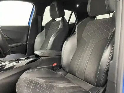 Photo 13 Peugeot 2008  Electrique 136 ch