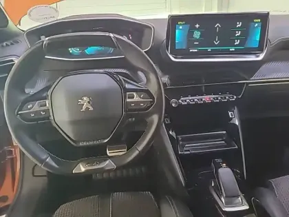 Photo 7 Peugeot 2008  Electrique 136 ch