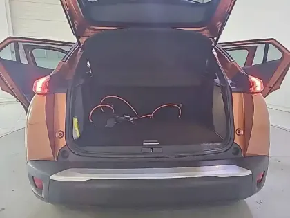 Photo 5 Peugeot 2008  Electrique 136 ch