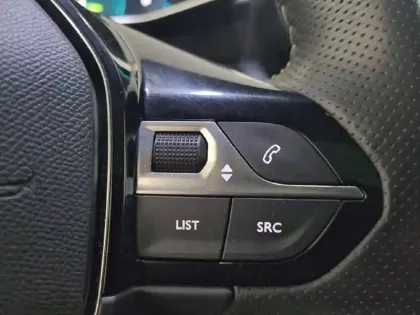 Photo 28 Peugeot 2008  Electrique 136 ch