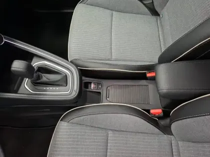 Photo 21 Renault Clio  E-Tech full hybrid 145