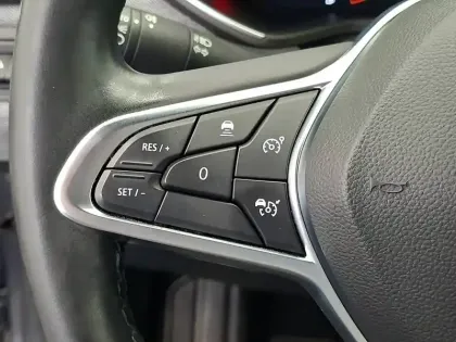 Photo 31 Renault Clio  E-Tech full hybrid 145