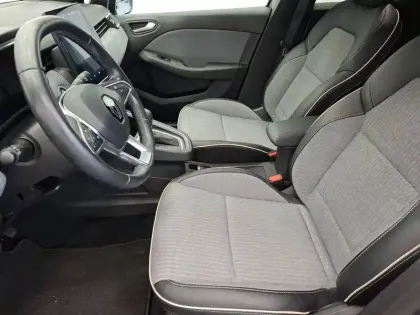 Photo 11 Renault Clio  E-Tech full hybrid 145