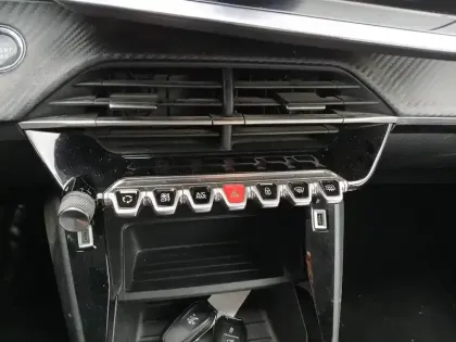 Photo 16 Peugeot 208  Electrique 50 kWh 136ch
