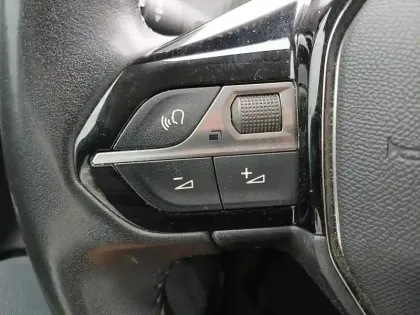 Photo 15 Peugeot 208  Electrique 50 kWh 136ch