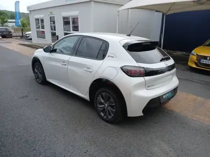 Photo 6 Peugeot 208  Electrique 50 kWh 136ch