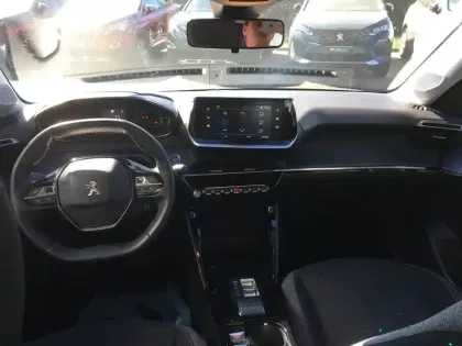 Photo 10 Peugeot 208  Electrique 50 kWh 136ch