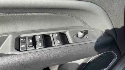 Photo 14 Jeep Compass  1.5 Turbo T4 130 ch e-Hybrid BVR7