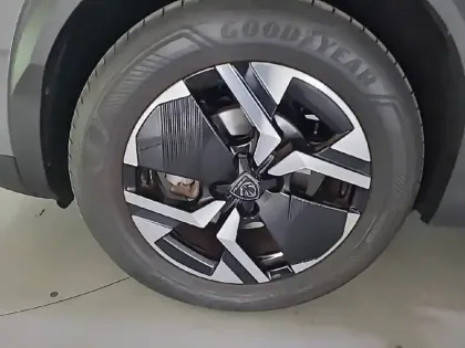 Photo 12 Peugeot 2008  PureTech 130 S&S EAT8