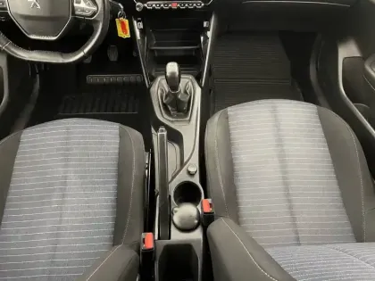 Photo 23 Peugeot 208  PURETECH 75 S&S BVM5