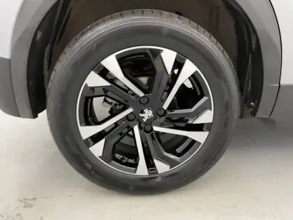Photo 18 Peugeot 2008  PureTech 130 S&S EAT8