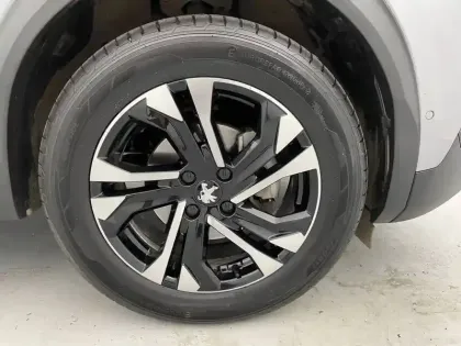 Photo 17 Peugeot 2008  PureTech 130 S&S EAT8