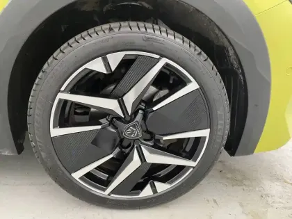 Photo 17 Peugeot 208  PureTech 100 S&S BVM6