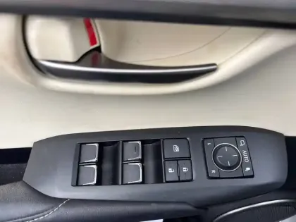 Photo 47 Lexus Nx  300h 4WD
