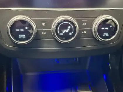 Photo 42 Renault Kadjar  Blue dCi 115