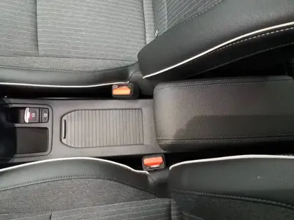 Photo 33 Renault Clio  E-Tech 140 - 21N