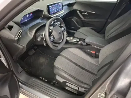Photo 19 Peugeot 2008  PureTech 130 S&S EAT8