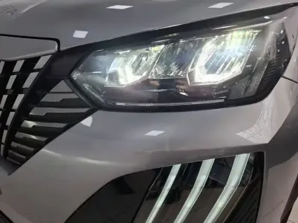 Photo 34 Peugeot 2008  PureTech 130 S&S EAT8