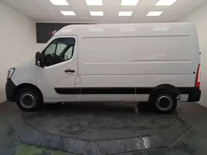 Photo 46 Renault Master  FGN TRAC F3300 L2H2 BLUE DCI 135