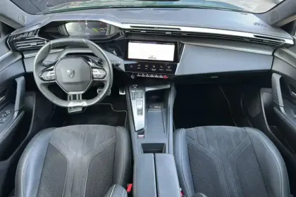 Photo 15 Peugeot 308  PureTech 130ch S&S EAT8
