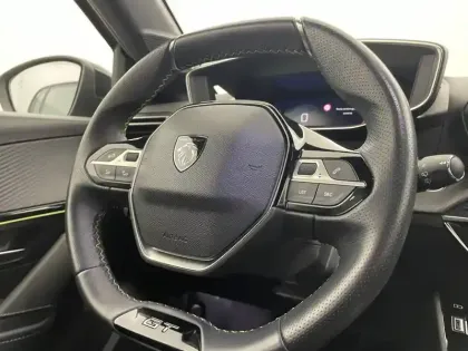Photo 28 Peugeot 208  PureTech 100 S&S BVM6