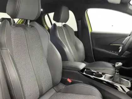 Photo 26 Peugeot 208  PureTech 100 S&S BVM6