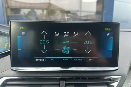 Photo 23 Peugeot 3008  Hybrid4 300 e-EAT8