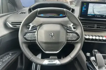 Photo 16 Peugeot 3008  Hybrid4 300 e-EAT8