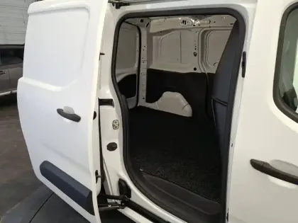 Photo 11 Peugeot Partner  FOURGON STANDARD 1000 KG BLUEHDI 100 S&S BVM5