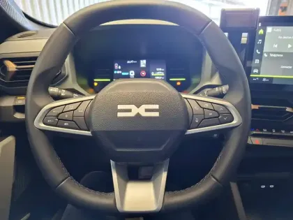 Photo 31 Dacia Duster  Hybrid 140