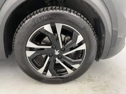 Photo 17 Peugeot 2008  PureTech 130 S&S BVM6