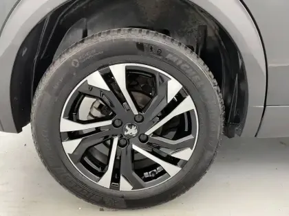 Photo 18 Peugeot 2008  PureTech 130 S&S BVM6