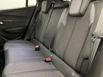Photo 14 Peugeot 2008  PureTech 130 S&S BVM6