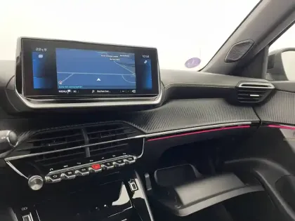 Photo 29 Peugeot 2008  PureTech 130 S&S BVM6