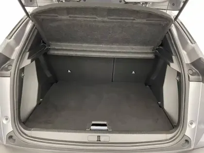 Photo 12 Peugeot 2008  PureTech 130 S&S BVM6