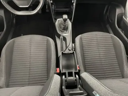 Photo 24 Peugeot 2008  PureTech 130 S&S BVM6